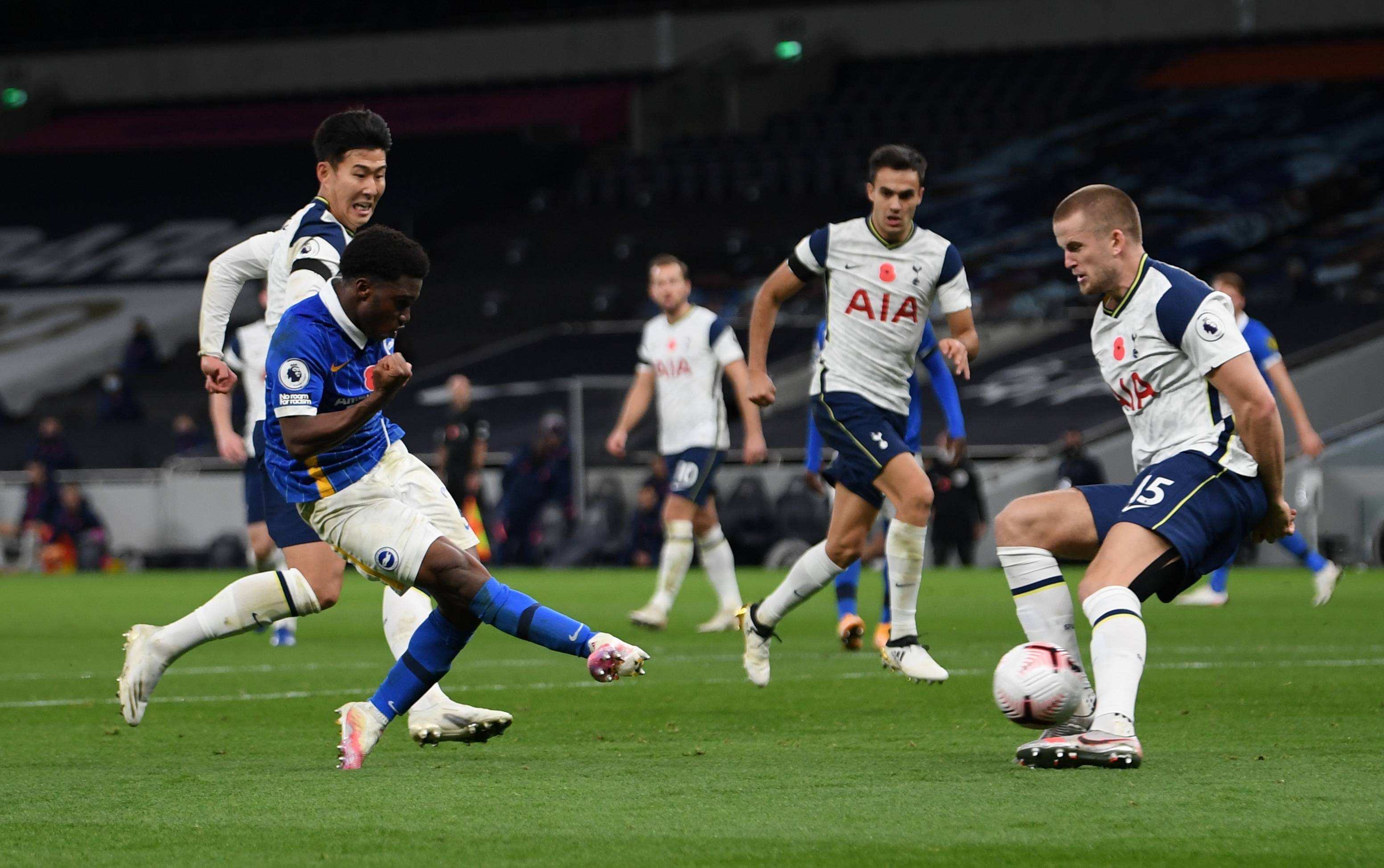 就是这么快！贺希宁反击顶开威尔逊强硬上篮 深圳回应11-0反超！