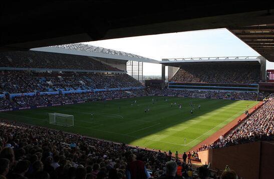 苏亚雷斯因为无球踢人被禁赛一场