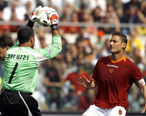 上海U20男足球员：感谢徐根宝指导，81岁高龄还尽力陪伴我们