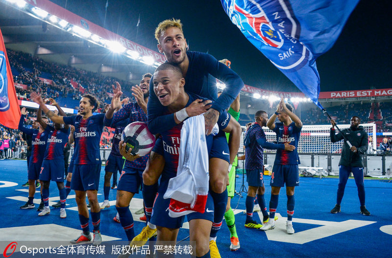 足球中超球队前锋脚踝受伤，赛季恐报销