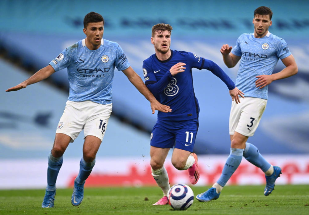 湖人詹姆斯关键发挥险胜76人，刷新个人40岁后得分纪录，豪取17胜稳居西部第二。