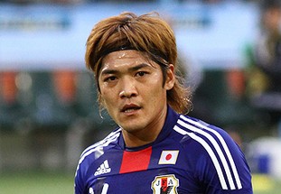 詹姆斯5中0一分未得，里夫斯扛起进攻大旗，首节湖人领先